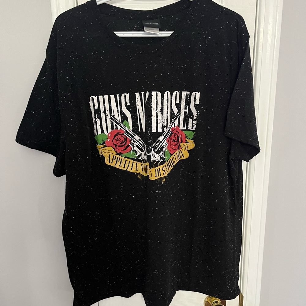 Guns & roses  Black Graphic T-Shirt